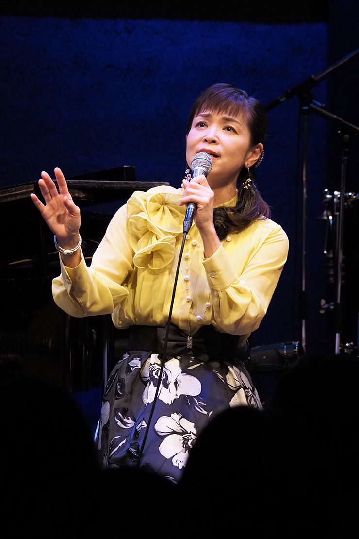 石原詢子