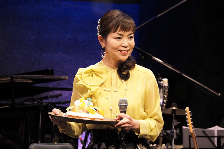 石原詢子