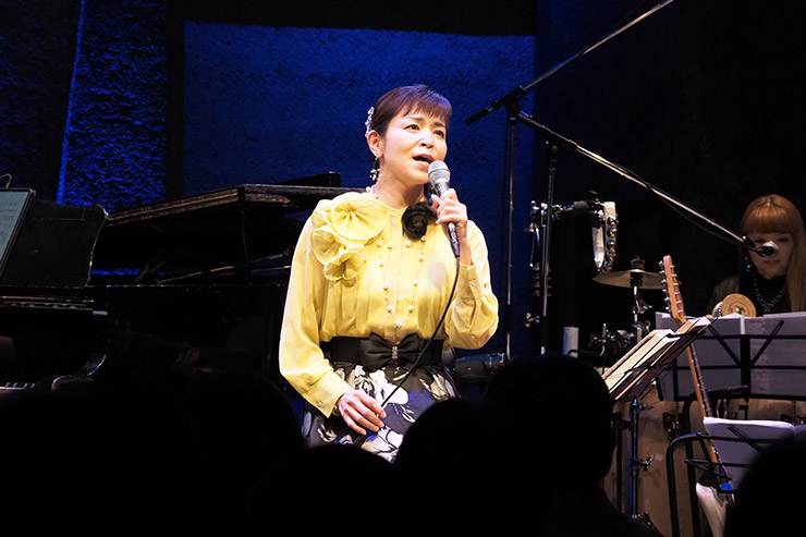 石原詢子
