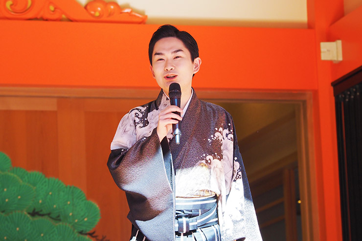 彩青