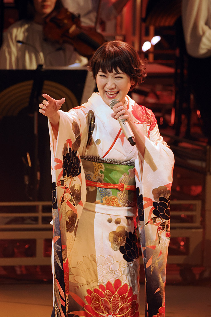 市川由紀乃