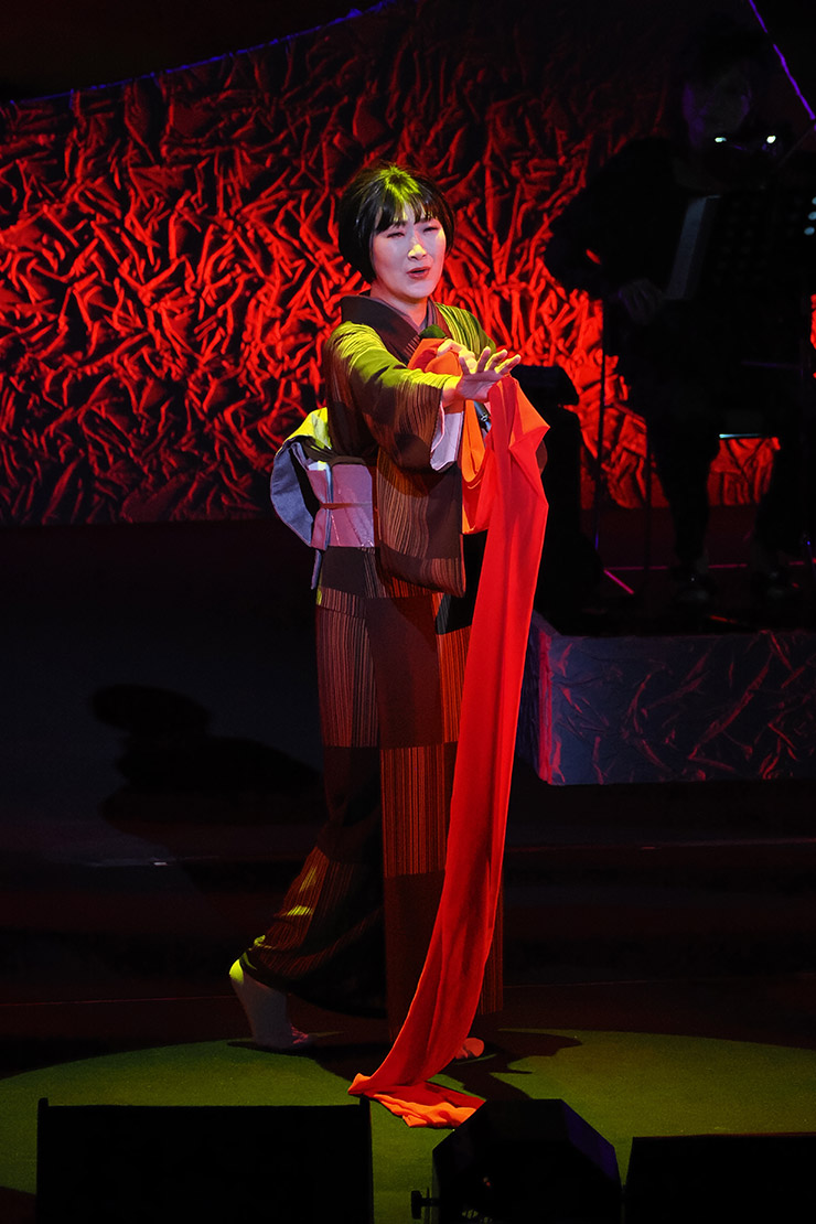 市川由紀乃