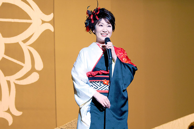 市川由紀乃