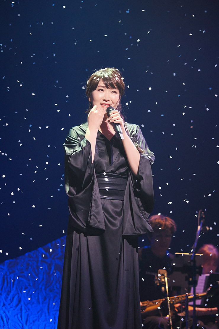 市川由紀乃