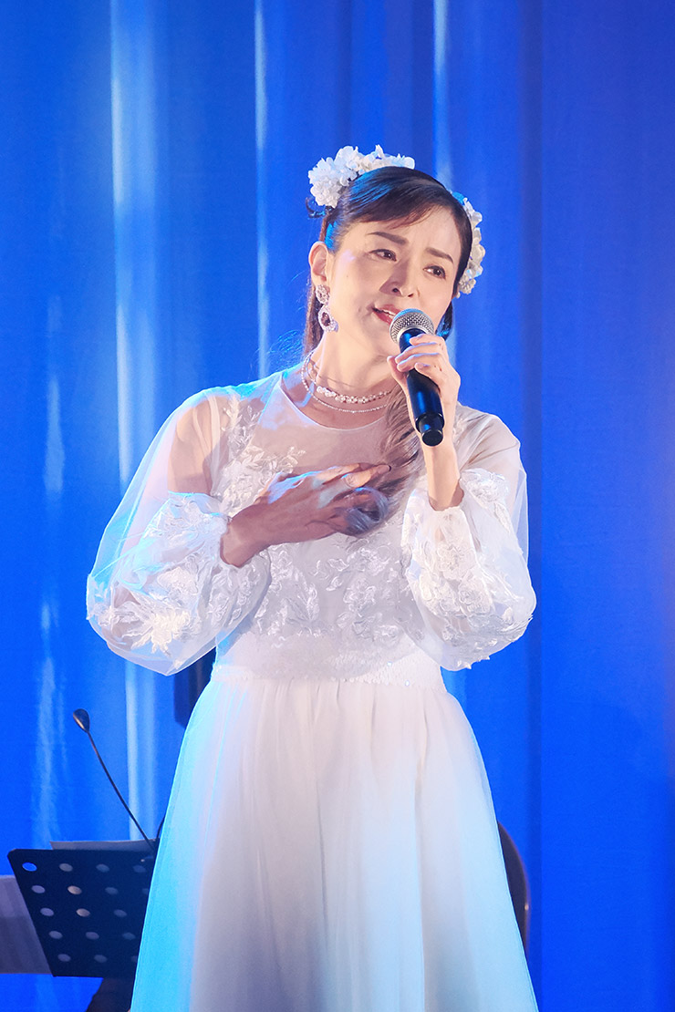 石原詢子