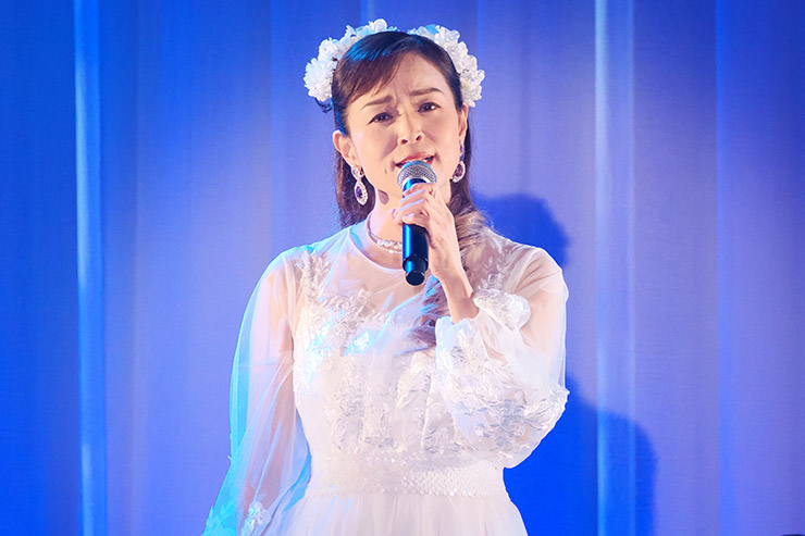石原詢子