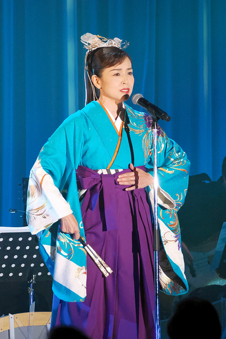 石原詢子
