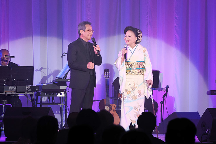 弦哲也・松前ひろ子