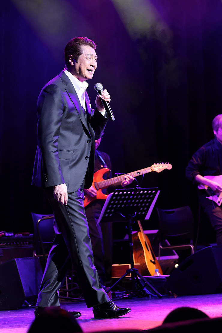 山川豊　写真：矢部志保