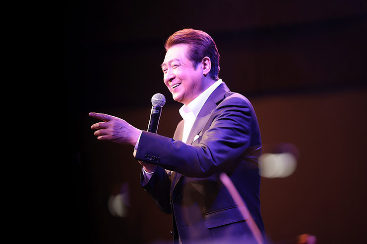 山川豊　写真：矢部志保