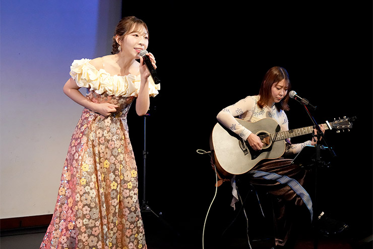 岩佐美咲・山崎あおい