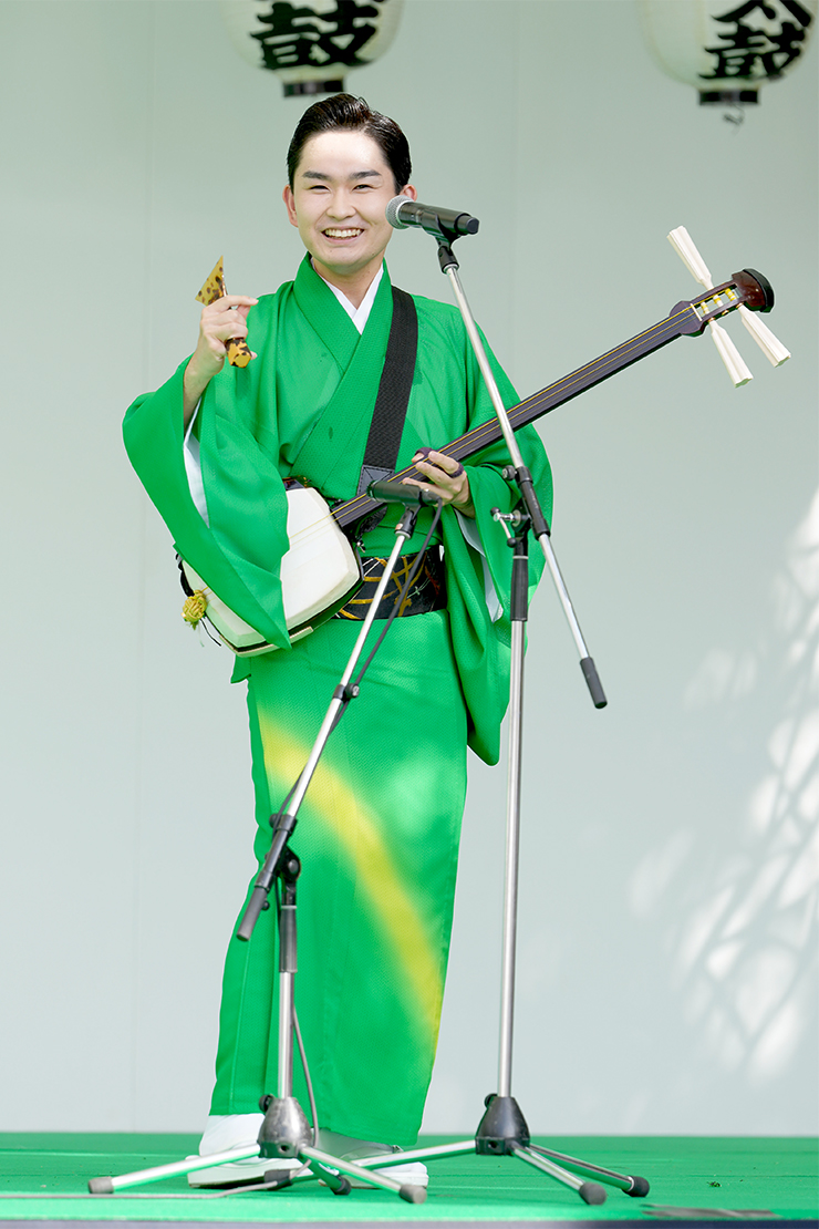 彩青