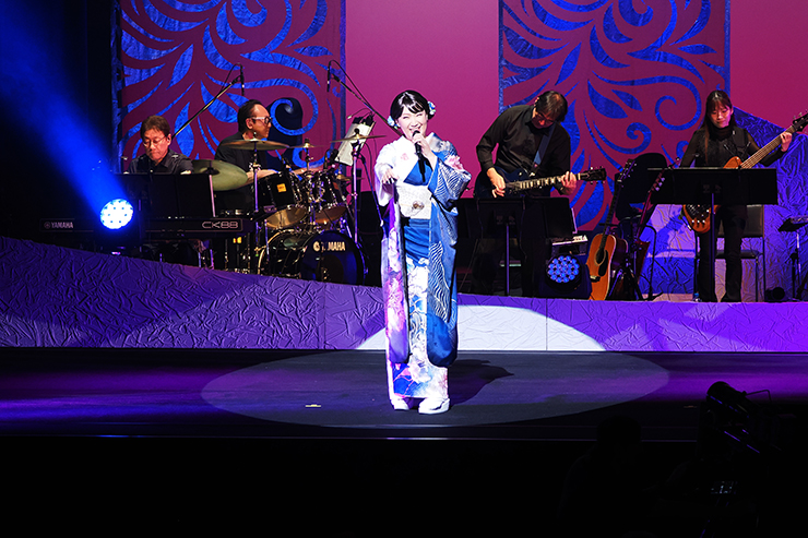 市川由紀乃