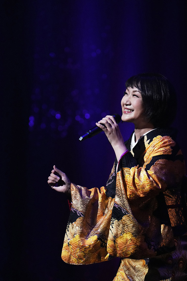 市川由紀乃