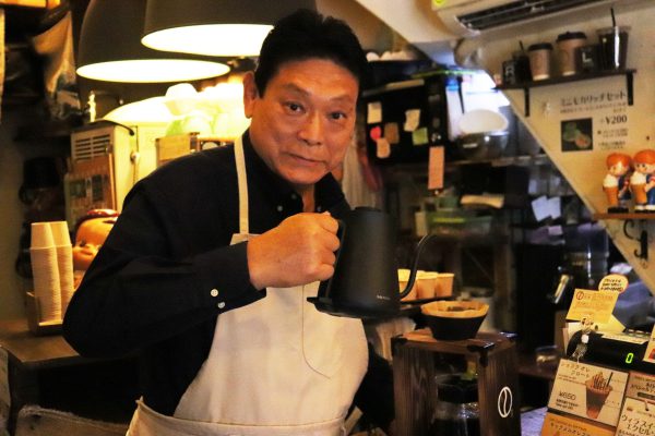 増位山太志郎が新曲 ごめんよ麗子 を発売 麗子 にかけて レイコー アイスコーヒー 作りに挑戦 増位山太志郎が新曲 ごめんよ麗子 を発売 麗子 にかけて レイコー アイスコーヒー 作りに挑戦