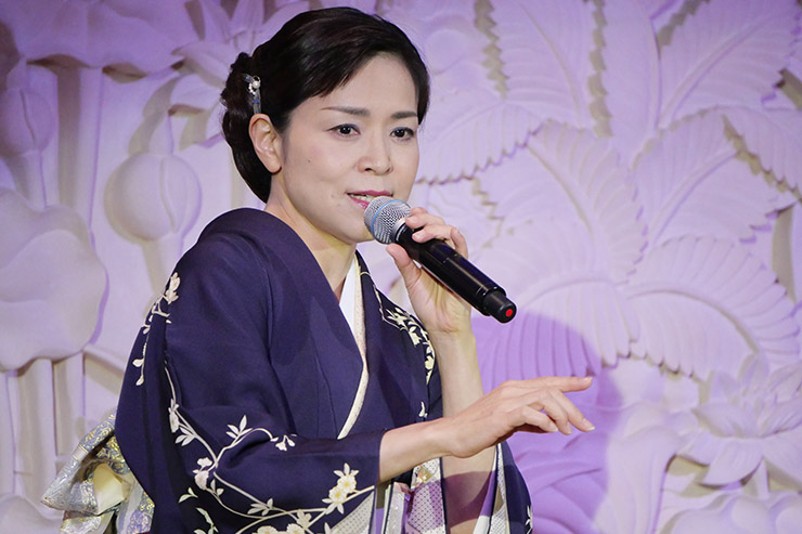石原詢子