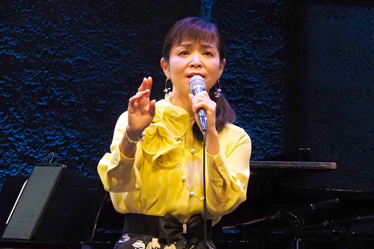 石原詢子