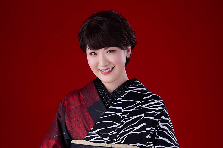 市川由紀乃