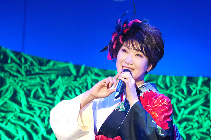 市川由紀乃