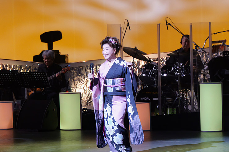 中村美律子