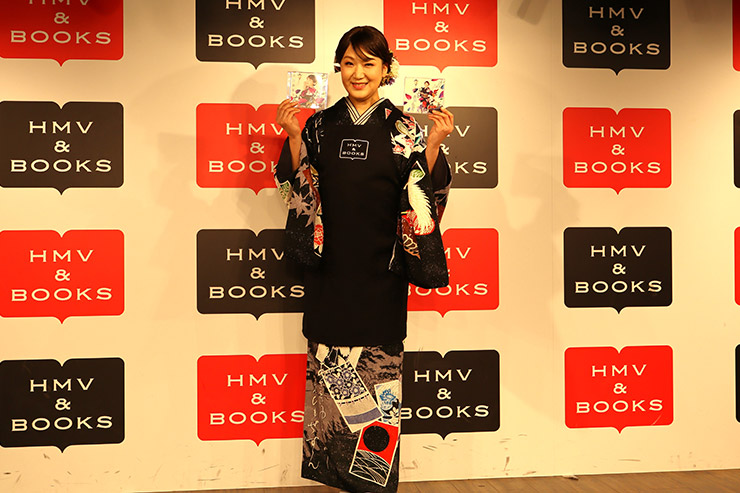 市川由紀乃