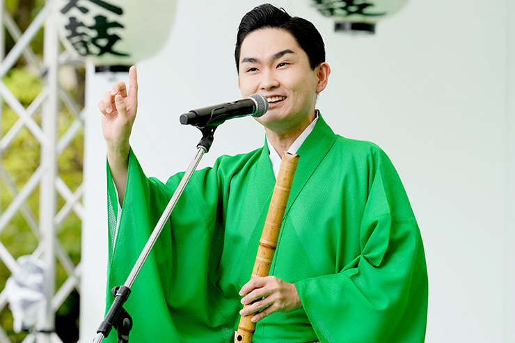 彩青