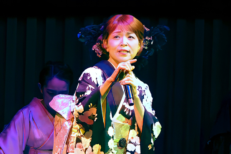 石原詢子